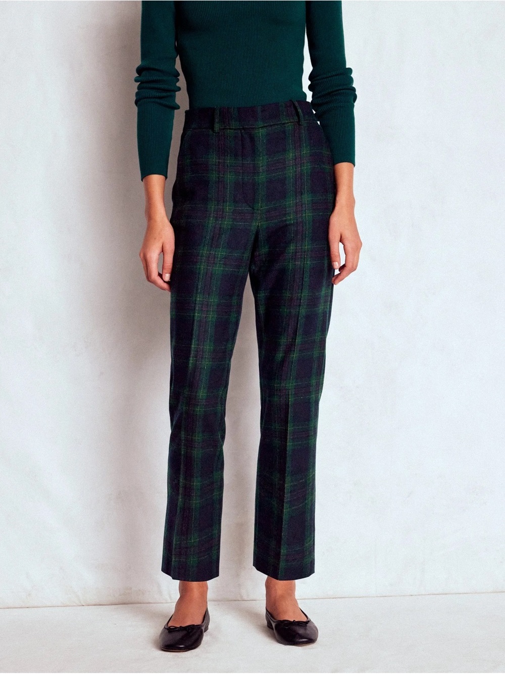 100% Wool Ellen Tracy Dark Green and Black Plaid Straight-Leg Pants